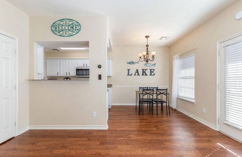Afton Condo | Monkey Island Getaway - Cozy 2BR Condo w/Pool & Lake access
