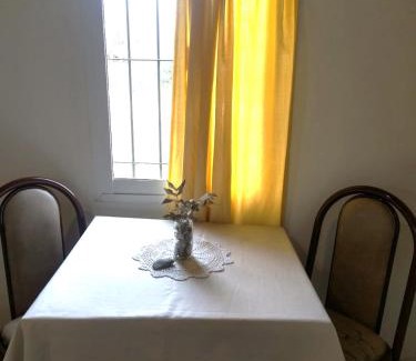 Mesopotamia Apartment | Monoambiente con baño privado, cocina, heladera y cochera en Pueblo Belgrano