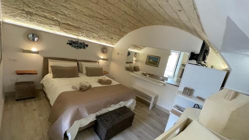 Otranto Apartment | Monolocale Dimora Borgo Monte nel cuore di Otranto con garage