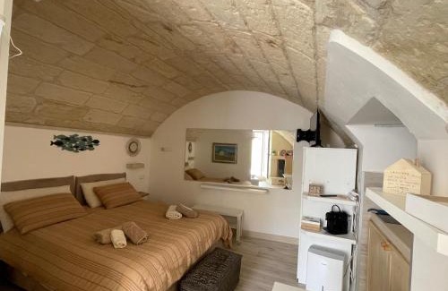 Otranto Apartment | Monolocale Dimora Borgo Monte nel cuore di Otranto con garage