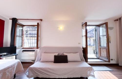 Asti Apartment | Monolocale in Asti Centro in Palazzo storico 30min da Alba Fiera del Tartufo