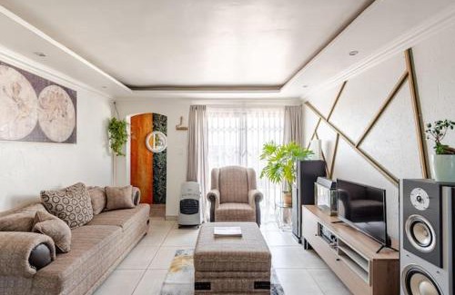 Benoni Apartment | Monoshez