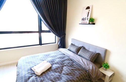 Kuala Lumpur Apartment | Mont Kiara Homestay 5-7pax Near to MITEC Desa Parkcity KL City
