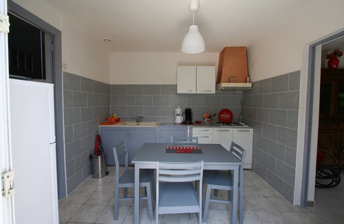 Montagnac House | Montagnac single-storey house with large terrace