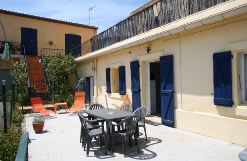 Montagnac House | Montagnac single-storey house with large terrace