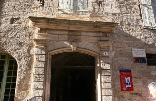 Montagnac House | Montagnac single-storey house with large terrace