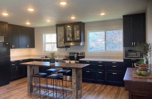 Bozeman House | Montana-Style Comfort - Near Big Sky & Bridger