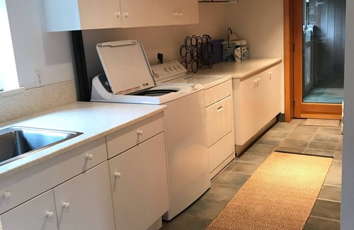 Montauk House | Montauk 3 Bedrm+, w Pool, Hither Hills, 1 block to beach