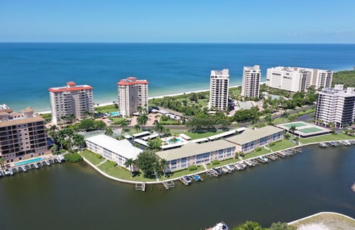 Vanderbilt Beach Condo | MONTE CARLO CLUB - Modern Vanderbilt Beach Condo with Bay Views