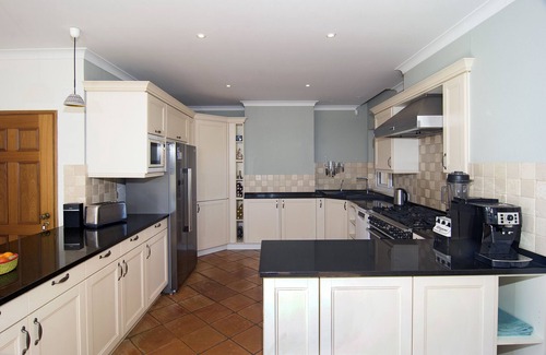 Colegio Villa | Monte das Estrelicias, Luxury property, tennis court, Lagos beach