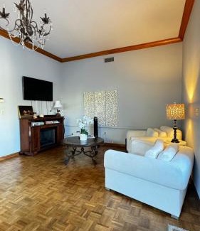 Coast Village Cabin | Montecito Cottage