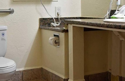 Munras Avenue Hotel | Monterey Pines Inn