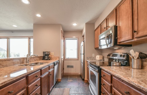 Lakeside Village Condo | Montezuma 1771 by SummitCove Vacation Lodging