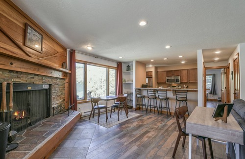Lakeside Village Condo | Montezuma 1771 by SummitCove Vacation Lodging