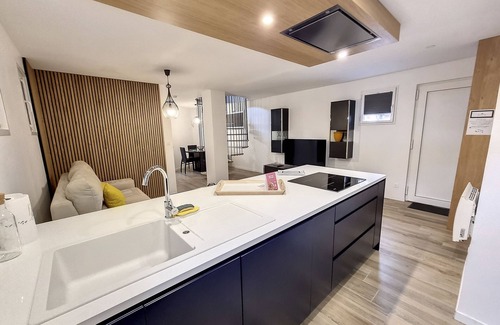 Vains House | MontGîteDesHerbus "Puccinellie" 2-4pers Jacuzzi : Granville and Mont St Michel