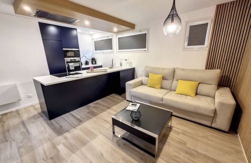 Vains House | MontGîteDesHerbus "Puccinellie" 2-4pers Jacuzzi : Granville and Mont St Michel