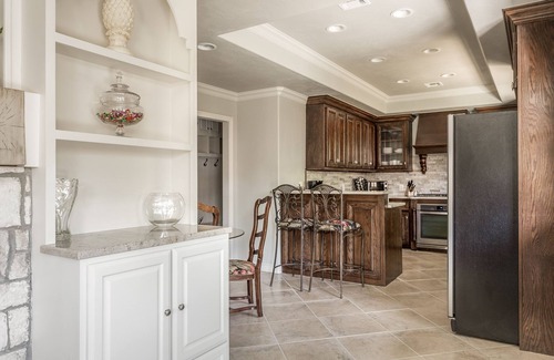Central Oklahoma City House | Monthly 5 star OKC/Nichols Hills Home