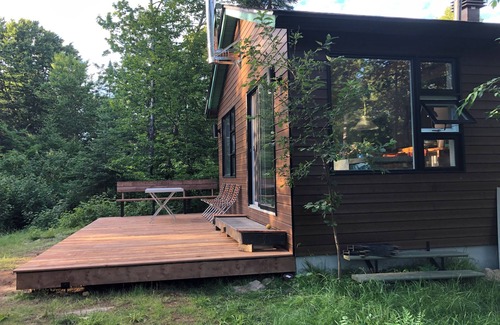 Morin Heights Ski Chalet | Monthly Micro Chalet rental, season! Ski in the Laurentians, access to the lake!