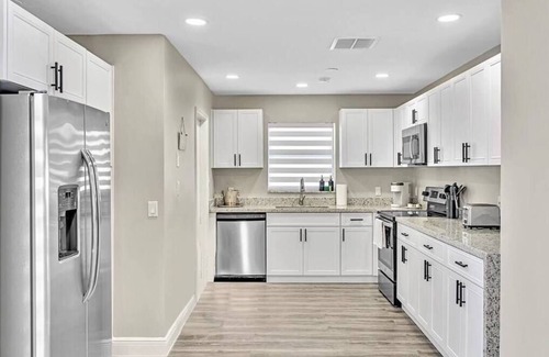 Deerfield Beach House | Monthly Rental in Deerfield Beach W/Pool, Sleeps 8