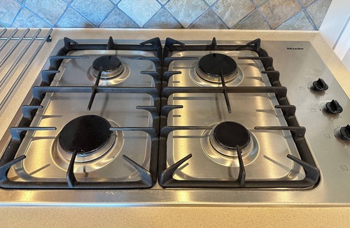 Coquitlam House | Monthly stay 2 Bedroom upper floor suite with Garden view Closed to SFU