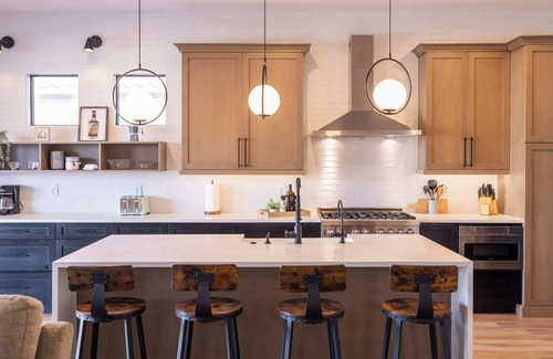 Fox Crossing House | Monthly Stay Retreat | Heated Pool + Hot Tub | Near Intel