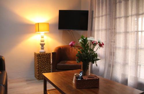 Franschhoek House | MontMartre Chalets & Venue