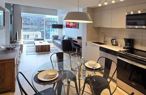 Ville-Marie Apartment | Montreal - Humaniti 1B