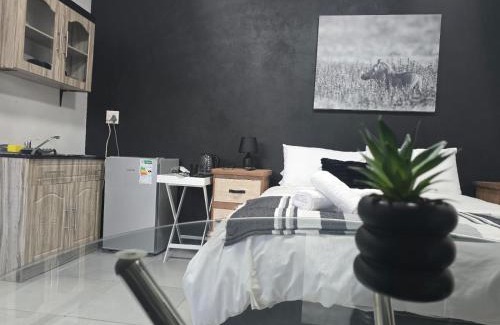 Kimberley Apartment | Moo Manor Flat 1