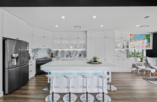 Shire of Boonah House | Moogerah Lake House #5 - Luxury Lake House (Sleeps up to 23 People)