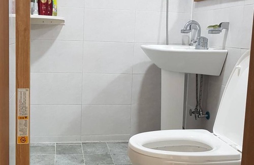 Cheongsong House | Moonlight House