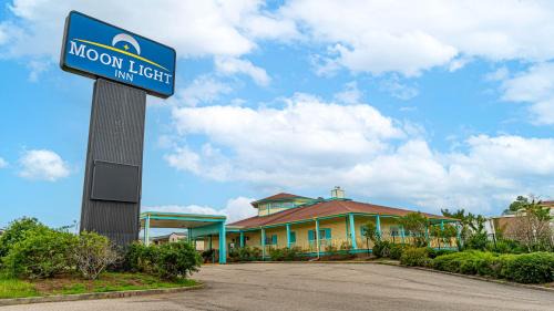 Hattiesburg Hotel | Moonlight Inn