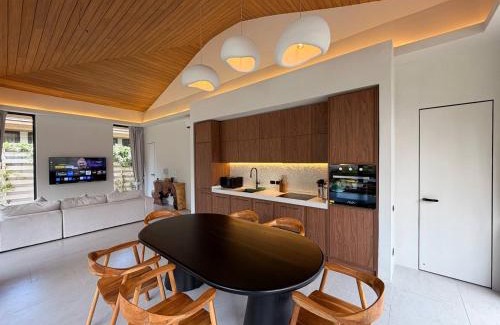 Wok Tum Villa | MoonLight Villa - Private Tropical Pool Escape