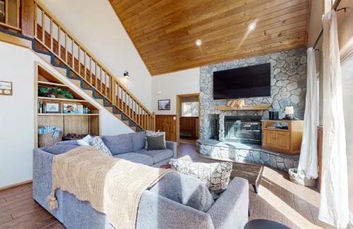 Upper Moonridge House | Moonridge Alameda #570