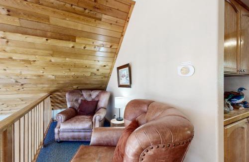 Upper Moonridge House | Moonridge Alameda #570