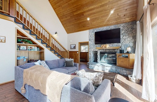 Upper Moonridge House | Moonridge Alameda #570