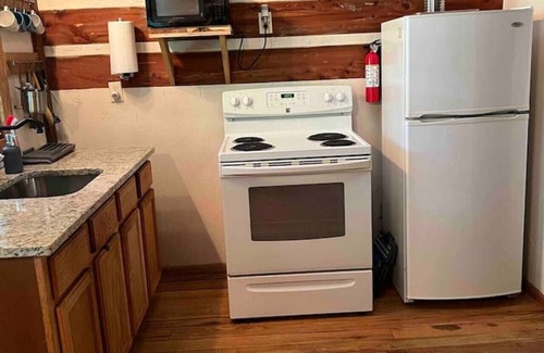 Flint Cabin | MoonRiver Romantic Lake Escape: HOT TUB & FIre Pit