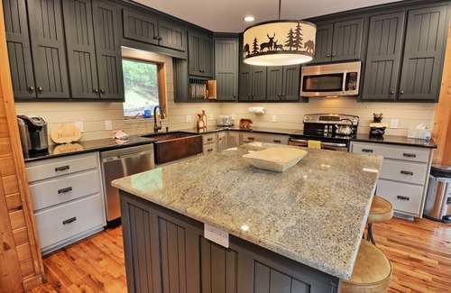 Warrensville Cabin | Moonshine River-Open for Bookings! River Front, Hot Tub, Game Room