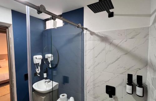 Villa Hermosa Apartment | Moore 45