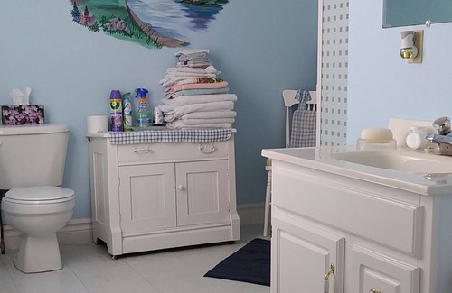 Gardner Creek House | Moore's Specialties Guest House /Relaxing Retreat by the Bay of Fundy