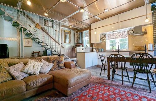 Wickham Cottage | Moorhen Lodge - a town house that sleeps 6 guests in 2 bedrooms