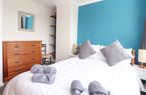 Penryn House | MOORSTONE, family friendly, with open fire in Mabe