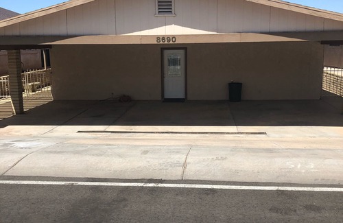 Parker Strip House | Moovalya Keys Parker AZ with its own boat dock