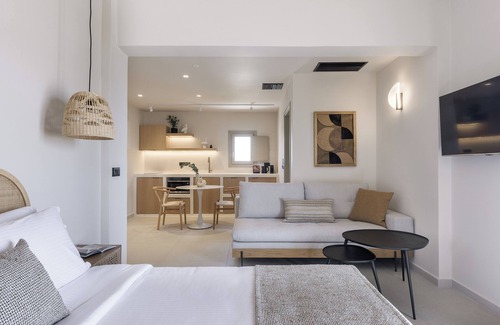 Firostefani House | Morfes Luxury Suites by Caldera Houses