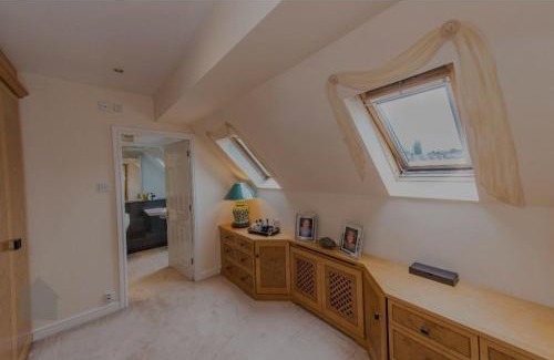 Bolton House | Morning Glory