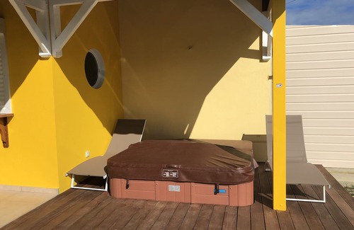 Grand-Bourg House | Morning Sun Star Cottage