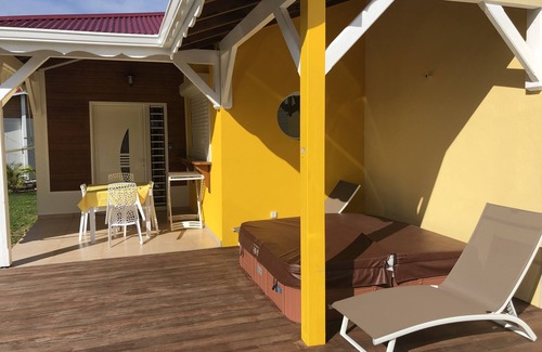 Grand-Bourg House | Morning Sun Star Cottage