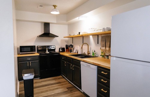 Berea Apartment | "Morning View 2" Cozy Modern Stay - College/Hiking