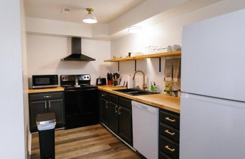 Berea Apartment | "Morning View 2" Cozy Modern Stay - College/Hiking