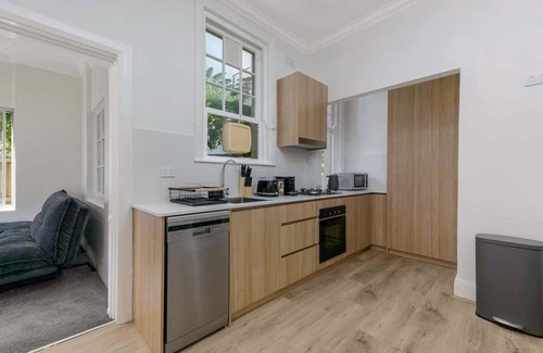 Mosman Apartment | Mosman Hideaway w Waterview , Spacious