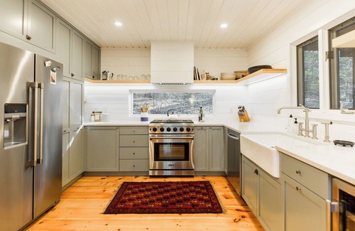 High Falls House | Mossybrook Hideout: Dog Friendly Oasis in High Falls w/Hot Tub